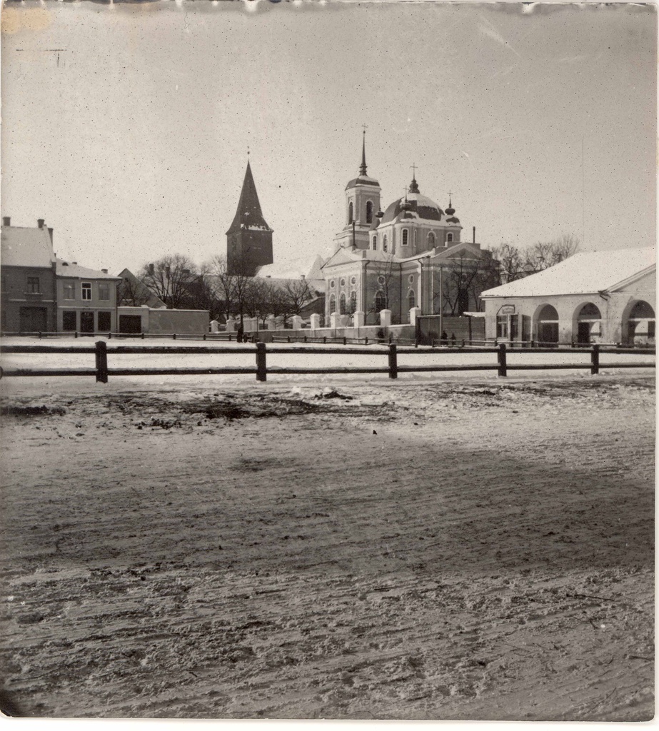 Police location view from Vabaduse pst toward W. The church of the ap.-rightness and the church of Jan.