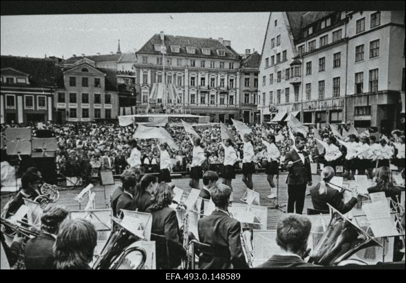 Vaade Raekoja platsile vanalinna päevade ajal.