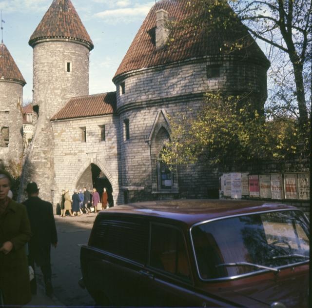Tallinn. Viru väravad.