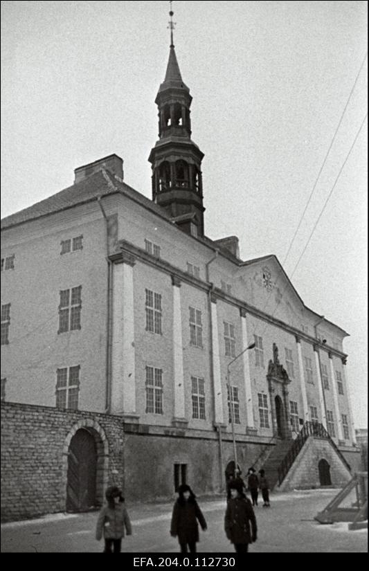Vaade V. Kingissepa nim. Narva Pioneeride Paleele (endine Narva raekoda).