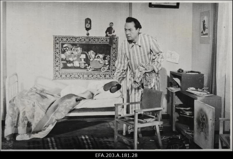 A. Eskola isa osas filmistuudio Tallinnfilm mängufilmis Mehed jäävad koju.