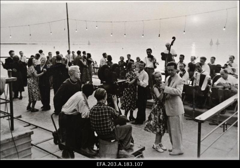 Kaader filmistuudio Tallinnfilm mängufilmist Jahid merel.