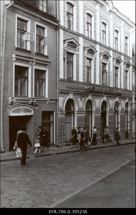 Hoone Niguliste tänav 4, ehitatud 1875, arhitekt R.O. Knüpffer.