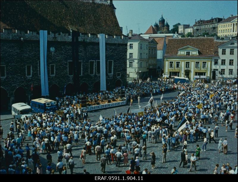 Eesti Üliõpilaste Ehitusmaleva 1988. aasta (25. aastapäeva) hooaja avamise üritus Raekoja platsil