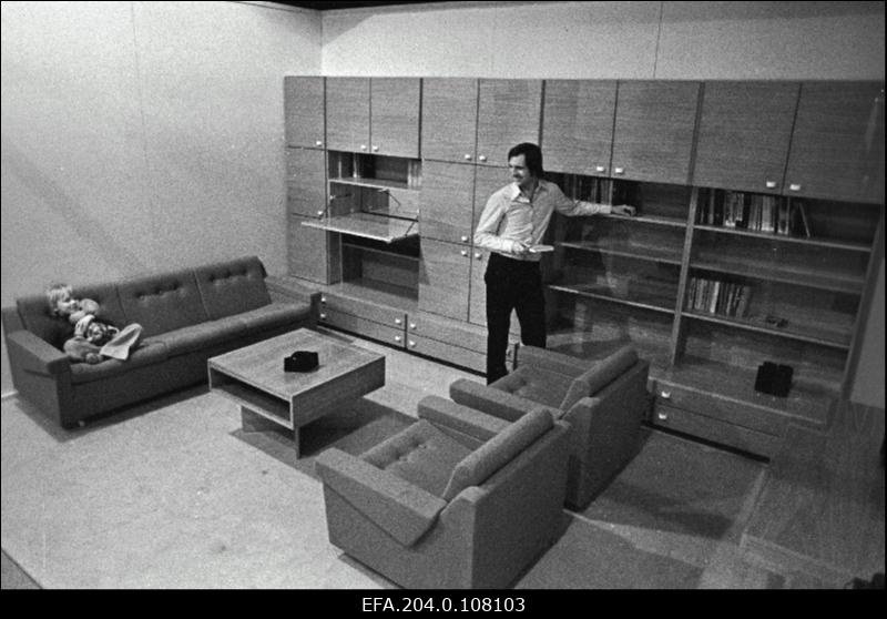 Pärnu puidukombinaadi "Viisnurk" kvaliteetmööbli näidised.