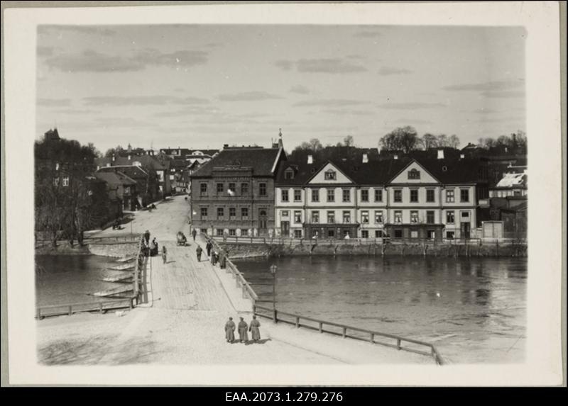 Vaade Tartu Puusillale, Vene ja Kalda tänava hoonetele