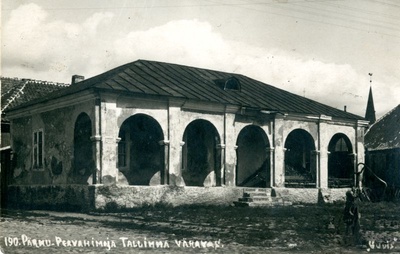 Foto: Väravavahimaja Tallinna värava juures  similar photo