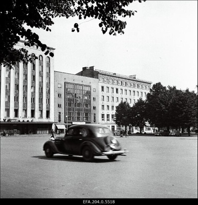 Vaade Võidu väljakule ja Kunstihoonele.  duplicate photo