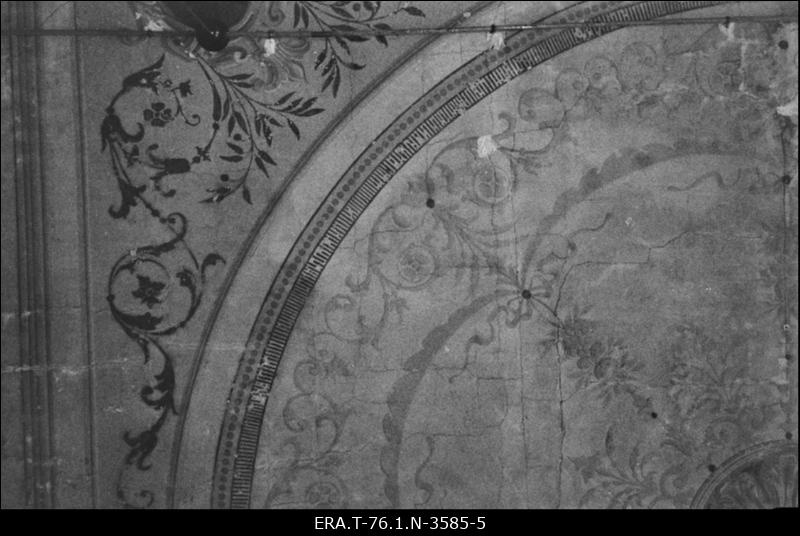 Saku mõis. Laemaalingud I korruse ruumis nr. 29 (kirdeosas) enne restaureerimist