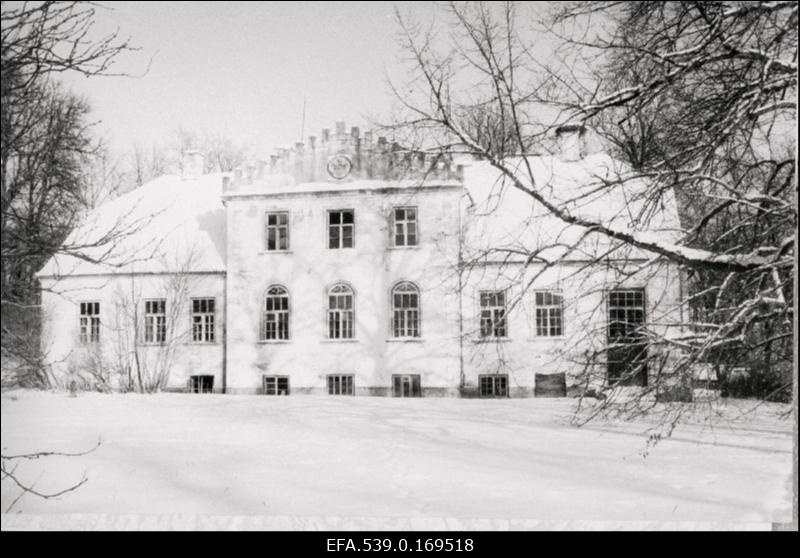 Lööne mõisa peahoone.