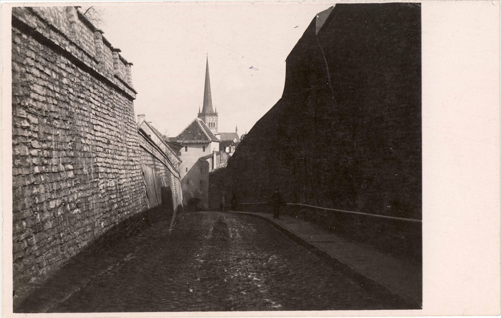 Toompea. Long leg with a view to the gate tower. In the back of the Olviste Church Tower