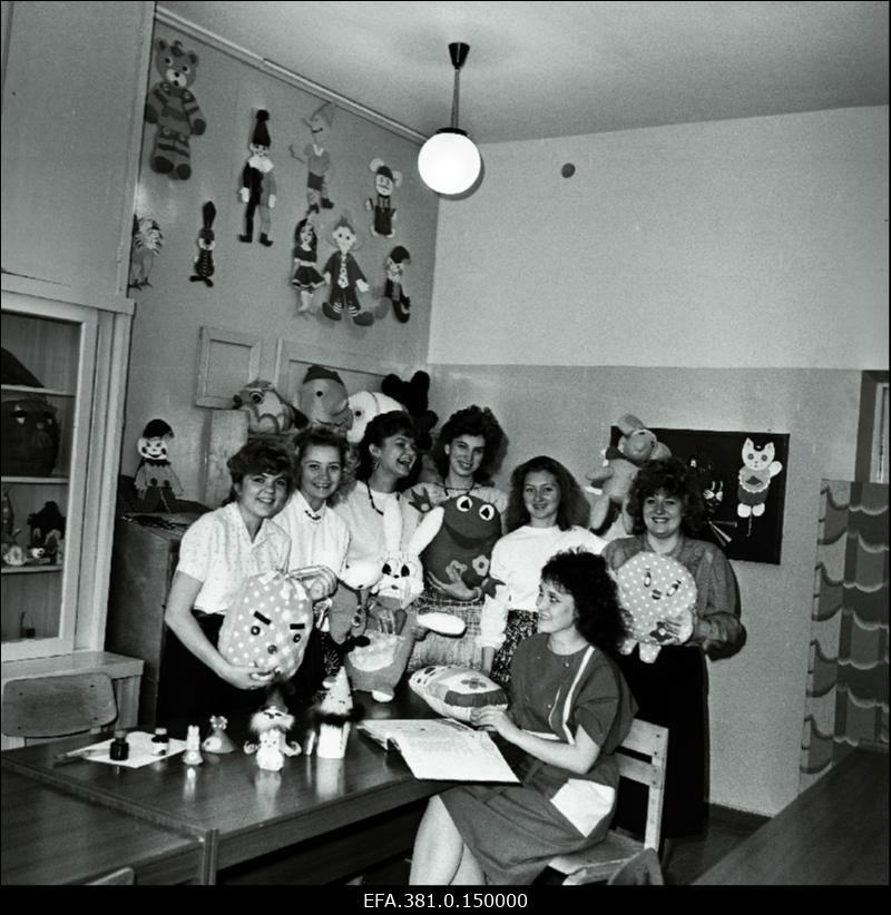 Grupp Narva Polütehnikumi õpilasi.