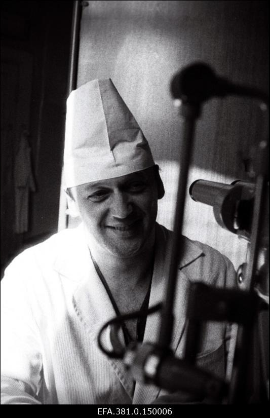 Narva Linna Keskhaigla peaoftalmoloog G. Kissel.