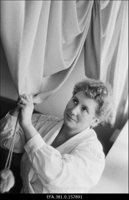 Trusti “Narvastroi” töötajate puhkekodu  “Liivarand”  administraator T.Sinitsina.