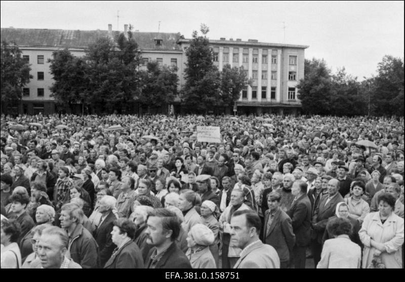 Riigikogus arutusel oleva välismaalaste seaduse eelnõu vastu suunatud protestimiiting Peetri platsil.