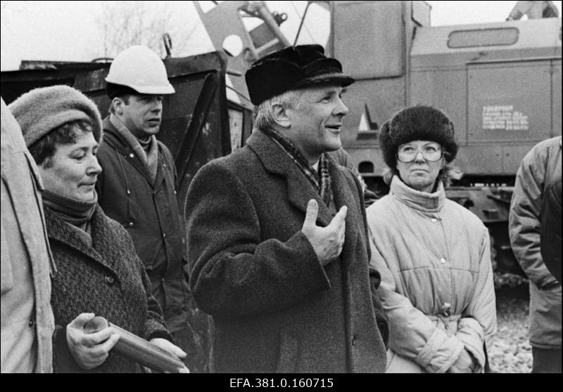 Puuvillakombinaadi “Kreenholmi Manufaktuur” spordiväljakule ehitatava hokistaadioni esimesse sambasse nurgakivi panemise miiting.