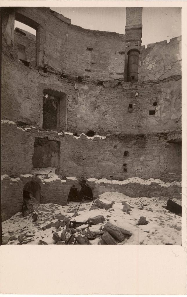 All-city. In the inside of Paksu Margaret, the Great Beach Gate Artillery Tower that burned in 1917.