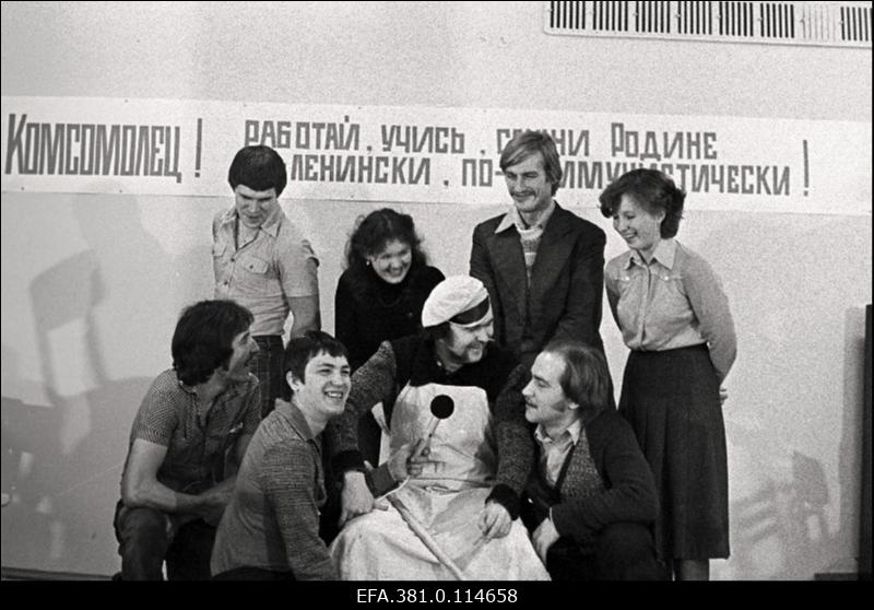 Puuvillakombinaadi "Kreenholmi Manufaktuur" Uue ketrusvabriku agitbrigaad.