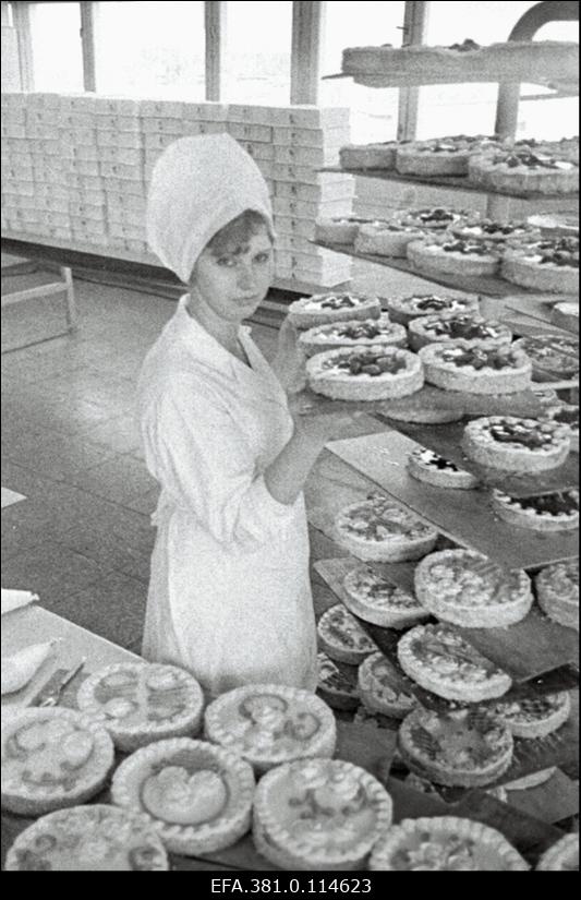 Narva Leivatehase tööline Nelli Žukova.