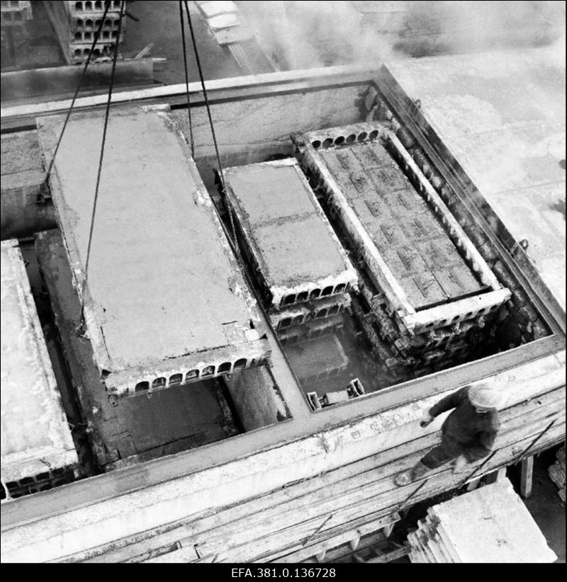 Raudbetooni valmistamine Narva Raudbetoontoodete Tehases.