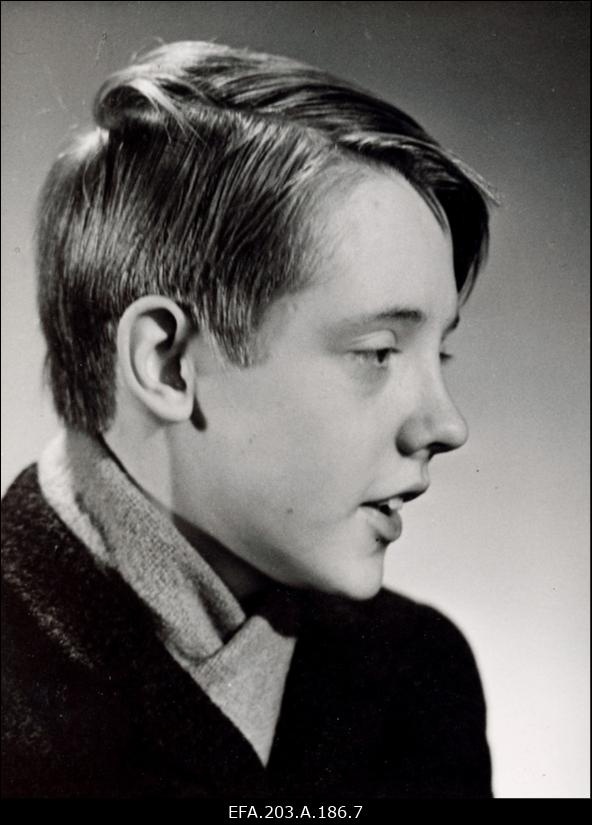 Kiire osatäitja filmistuudio Tallinnfilm mängufilmis Kevade Margus Lepa Tallinnast.