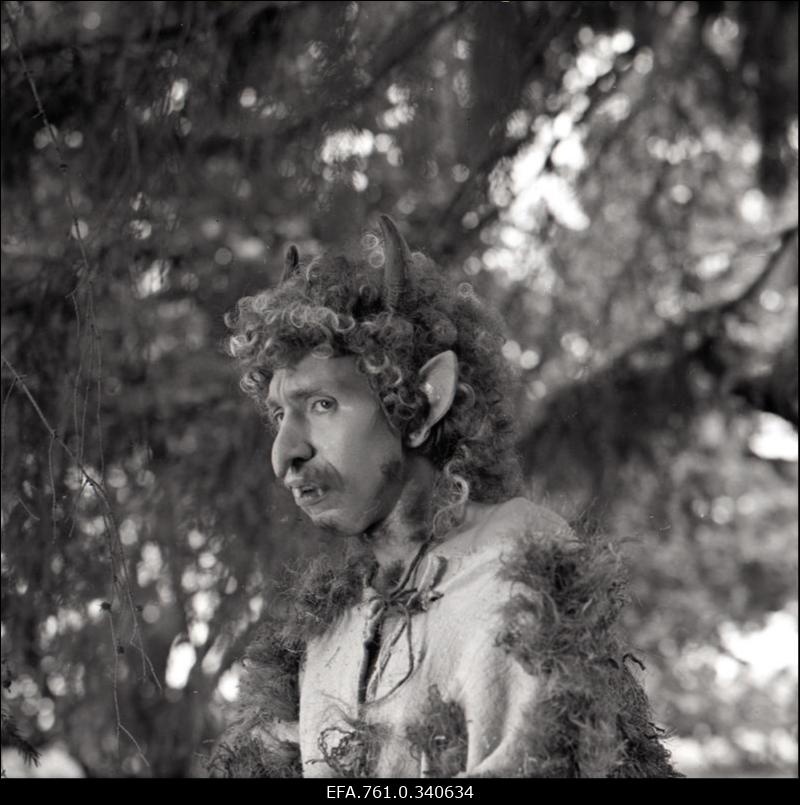 Stuudio "Tallinnfilm" muusikaline lastefilm "Nukitsamees". Urmas Kibuspuu Tölpa rollis.