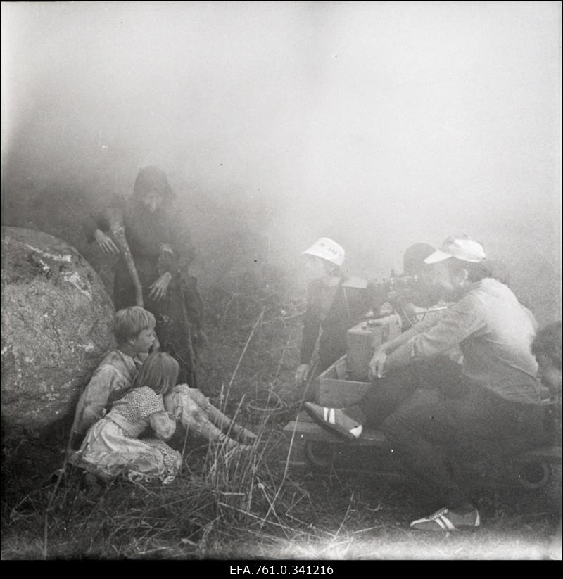 Stuudio "Tallinnfilm" muusikalise lastefilmi "Nukitsamees" filmivõtted. Iti - Anna-Liisa Kurve, Kusti - Ülari Kirsipuu, Moor - Ita Ever.