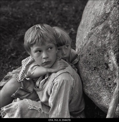 Stuudio "Tallinnfilm" muusikaline lastefilm "Nukitsamees" filmivõtted. 
Kusti rollis Ülari Kirsipuu ja Iti rollis Anna-Liisa Kurve.  similar photo