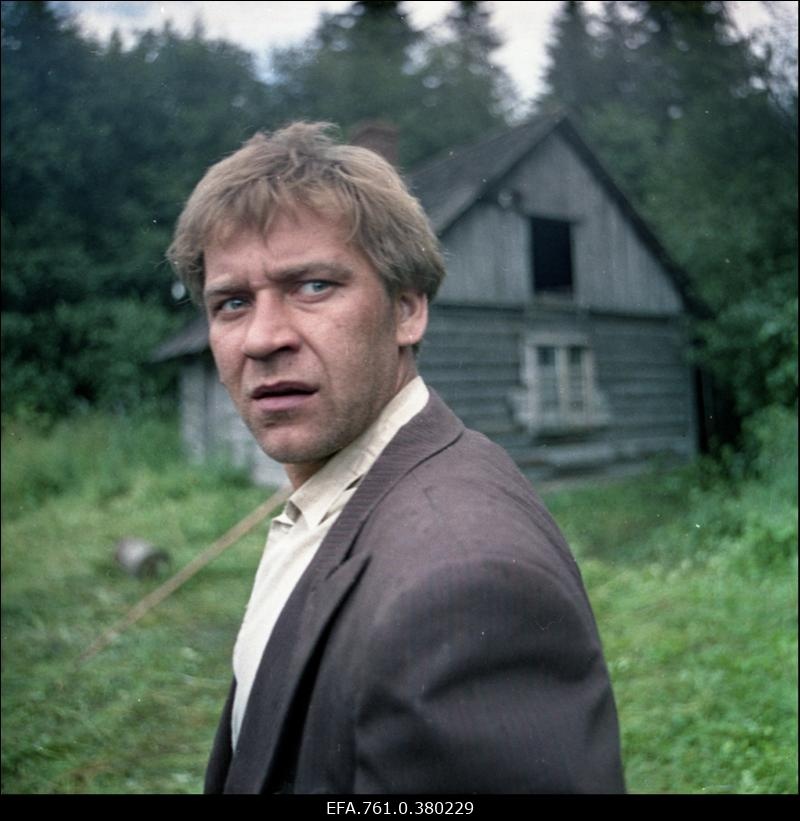 Stseen filmist "Metskannikesed". Reinu rollis Tõnu kark