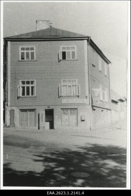 Elumaja Tartus Jakobi (V. Kingissepa) ja Tähtvere tn nurgal  similar photo