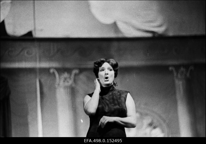 RAT Vanemuise näitleja Lia Laats Helena osas J. Offenbachi operetis Ilus Helena.