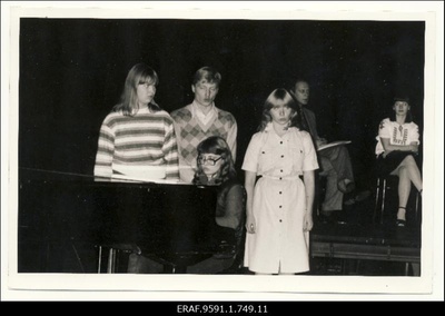 EÜE-83. EÜE 20. aastapäeva pidulik lõpetamine Vanemuise teatris Tartus II  similar photo