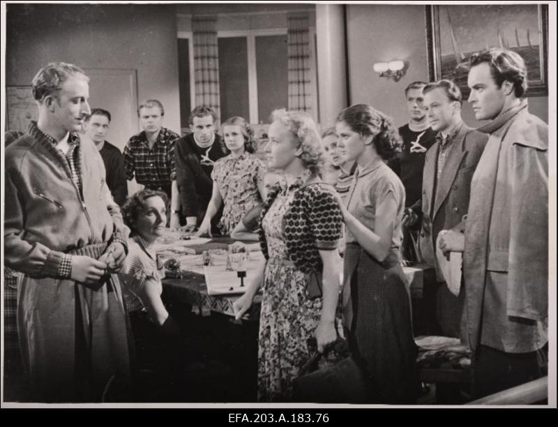 Kaader filmistuudio Tallinnfilm mängufilmist Jahid merel.