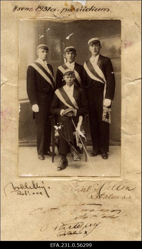 Korporatsiooni „Retalia“ presiidium II semestril 1931. aastal K. Hallik, Pärtelpoeg.