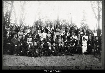 Korporatsiooni „Fraternitas Estica“ liikmeid, vilistlasi ja külalisi.  duplicate photo