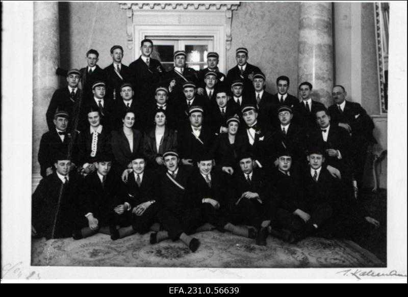Korporatsiooni „Limuvia“ liikmeid 27. mail 1927. aastal.