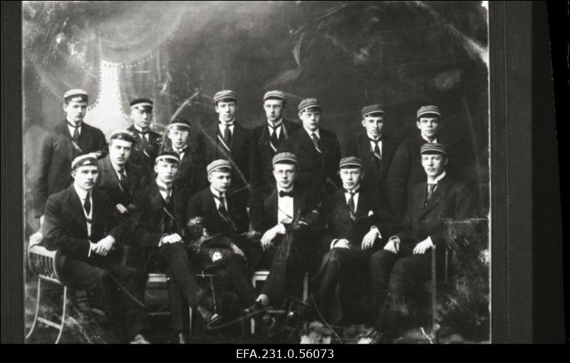 Korporatsiooni "Ugala" ja teiste korporatsioonide esindajaid.