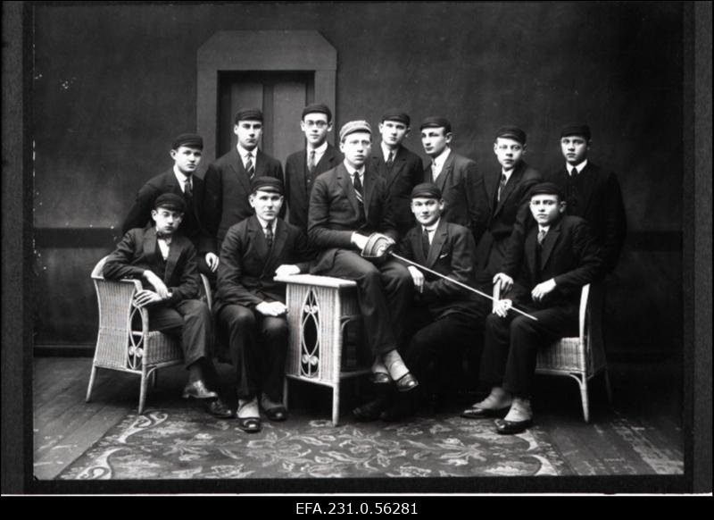 Korporatsiooni „Fraternitas Liviensis“ coetus 1927. aastal I reas (vasakult): K. Jänes, K. Protsin, B. Mirow, H. Himma, V. Jake; II reas: A. Tooming, O. Past, A. Kink, E. Luha, V. Zabbe, H. Paju, A.Raud.
