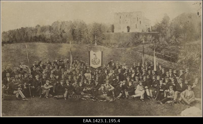 Baltisaksa üliõpilaskorporatsiooni Estonia 50 aasta juubeli tähistamine Tartu Toomemäe nõlval, grupifoto