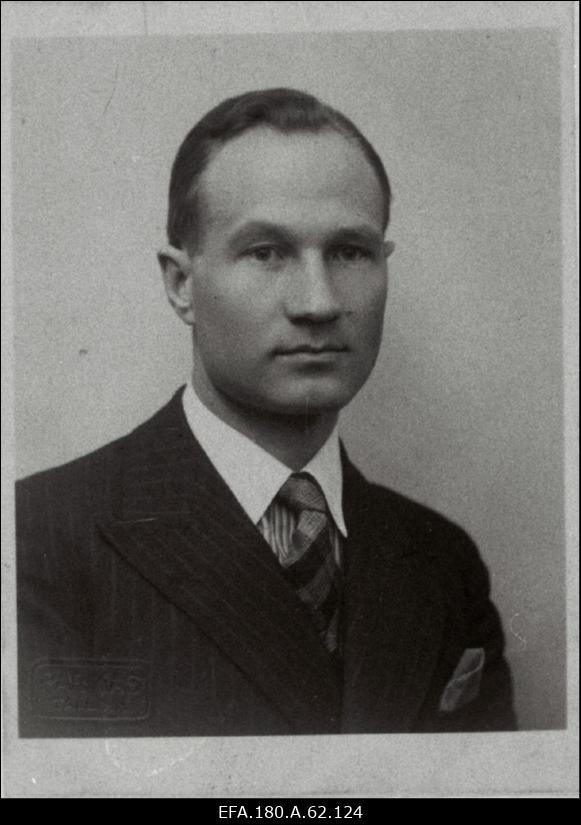 August Kesa, Välis-Eesti tegelane. [Üliõpilaskorporatsiooni Väinla konvendivanem?]