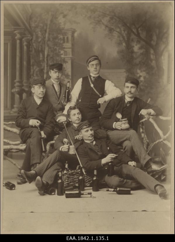 Korporatsiooni Fraternitas Dorpatensise rebased koos oldermanniga, grupifoto