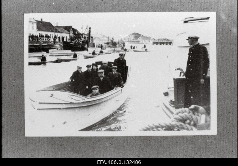 Laevastiku hooaja avamine Emajõel.