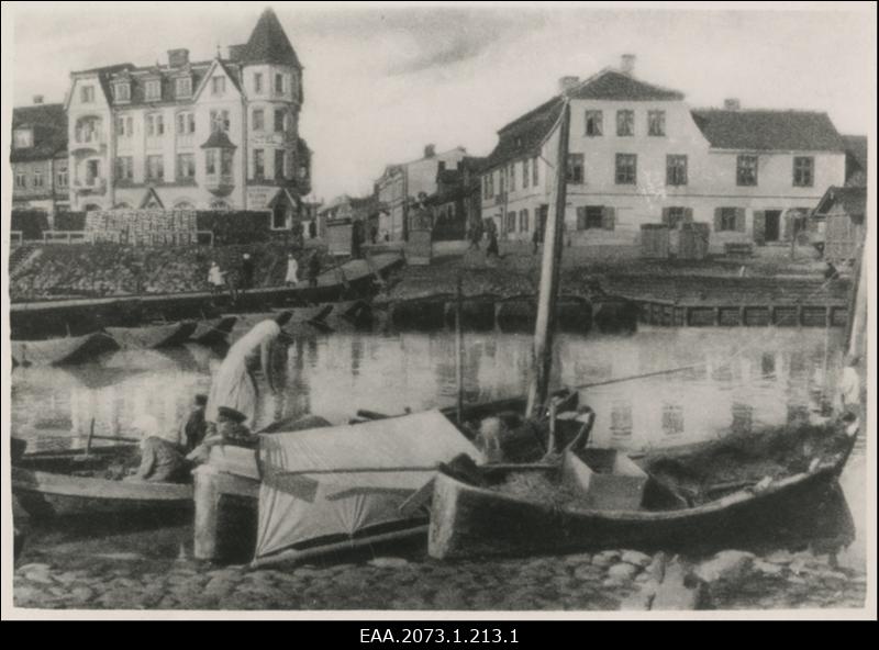 Paadid ja pontoonsild Tartus Emajõel, repro joonistusest?