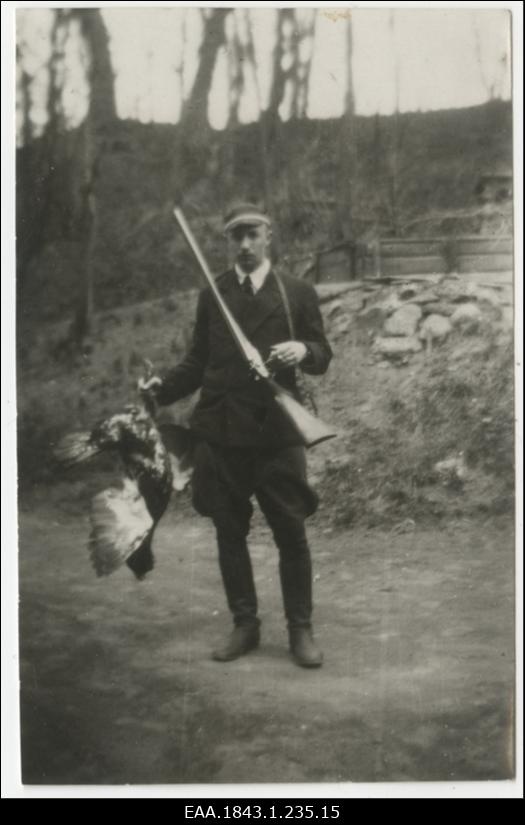 Korporatsioon "Estonia" liige Berndt Lorentzen jahisaagiga, portreefoto