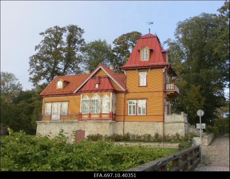 Kuressaare vaade. Hoone Lossi tänaval. Ekesparre villa.