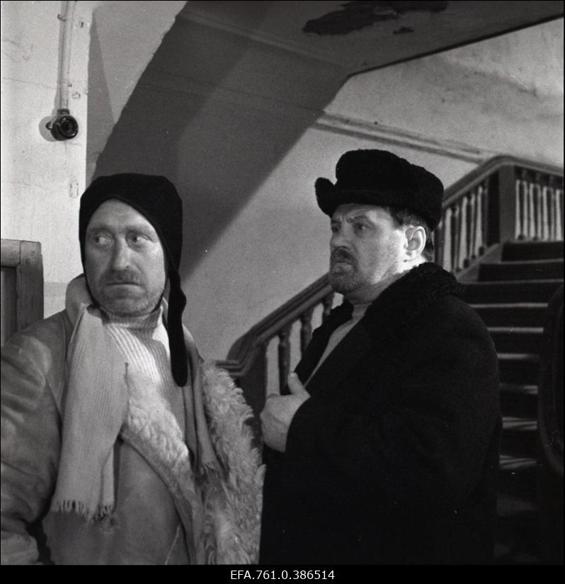 Filmi "Äratus" filmimine. Robert Gutman Talumehe osas. Felix Kark Ants Tammemetsa osas.