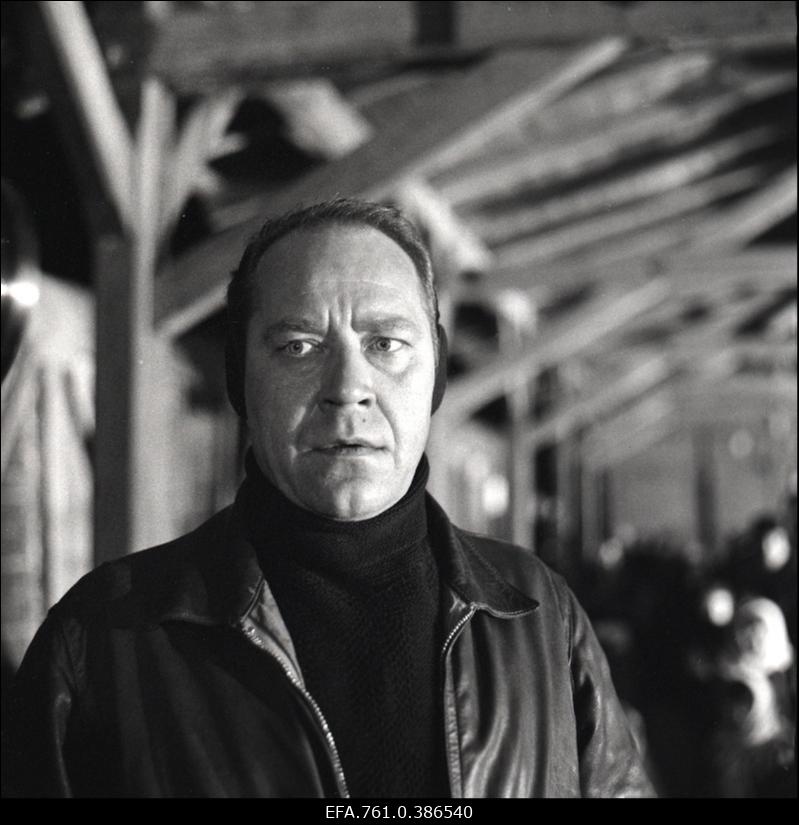 Filmi "Äratus" filmimine. Tõnu Kark Voldemar Rassi osas.