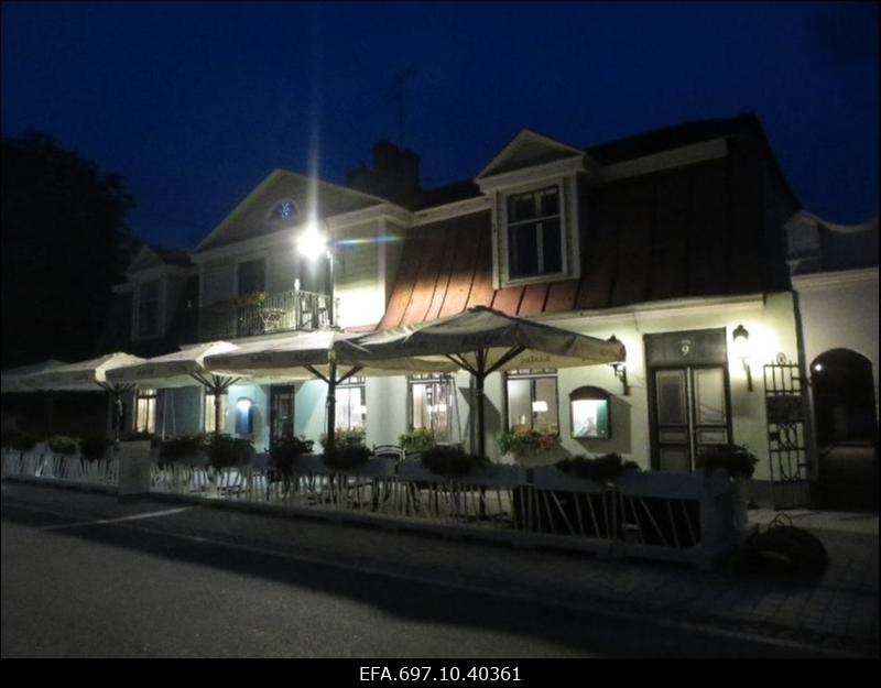 Kuressaare vaade. Õhtune vaade. Lossi tänav 9.