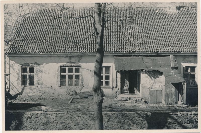 Foto. Lääne Maakondlik Muuseum, maja tagakülg enne remonti. 1948. dets.