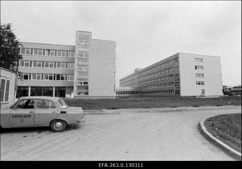 Vaade Kutsekeskkooli nr.3 hoonele.